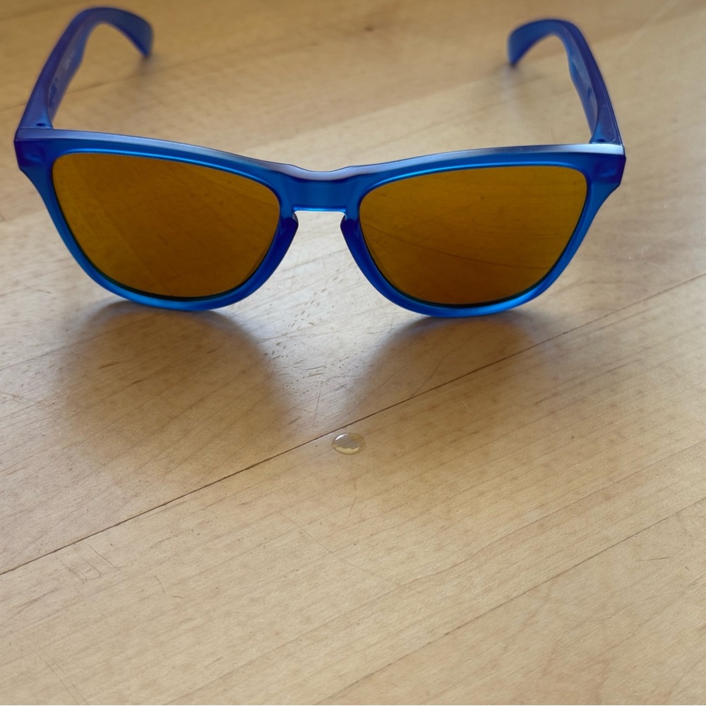 Oakley Junior sunglasses 🕶️ - Picture 3 of 9